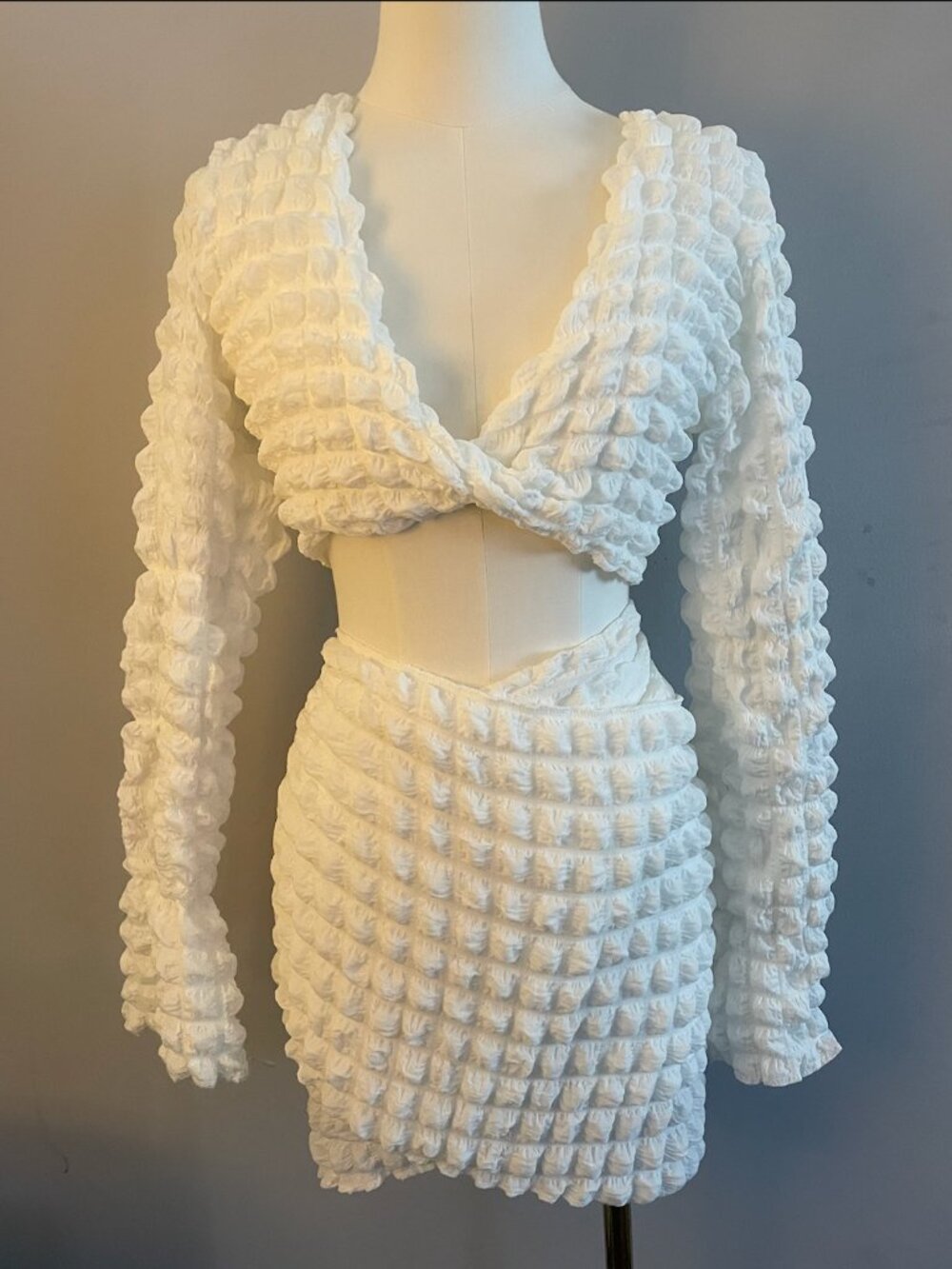 PrettyLittleThing White Bubble Hem Two Piece Matching Set Size 4